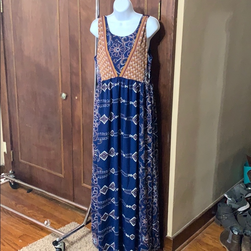 Blue pattern maxi dress